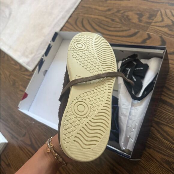 Autry Women's Flat Low Sneakers in Ebony NEW - Picture 6 of 6